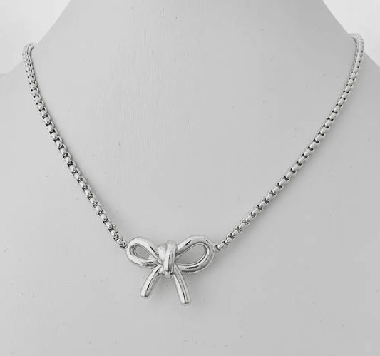 Bow on top Necklace